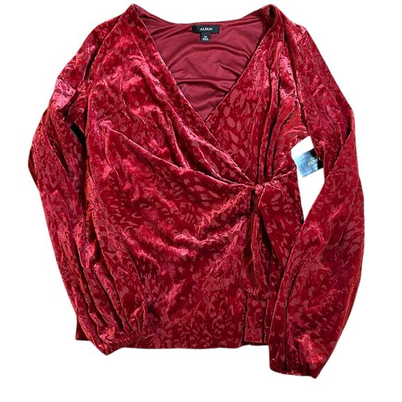 Alfani Red Velvet Burnout Wrap Top Women’s Medium Petite Whimsigoth Holiday - Picture 2 of 6